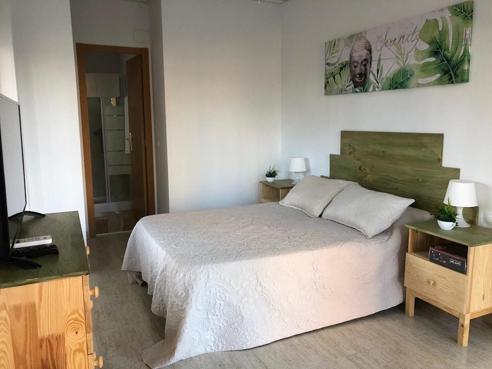 Hostal El Paraiso Playa Alicante Bagian luar foto