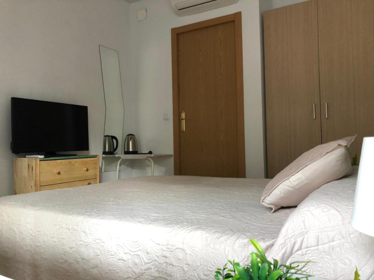 Hostal El Paraiso Playa Alicante Bagian luar foto